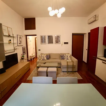 Bocconi Comfort Apartament *